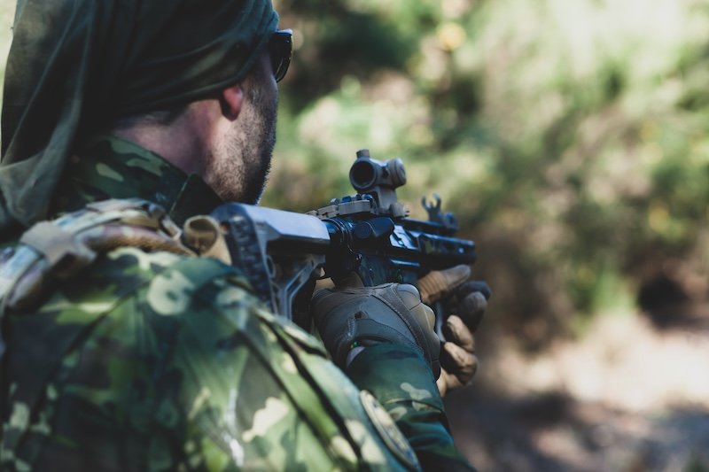 Types of airsoft guns: AEG, GBB, CO2, spring
