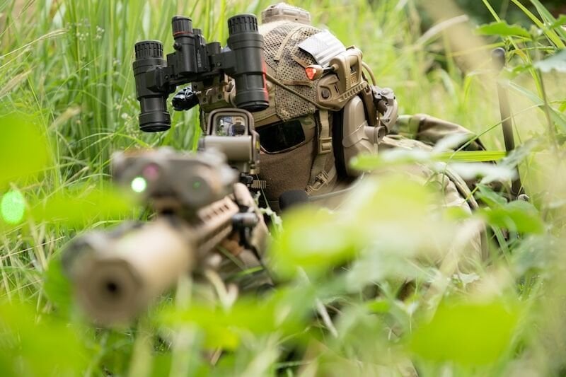 Airsoft Aksesuar Rehberi: Red Dot, Dürbün, Lazer ve Susturucu Nasıl Seçilir?