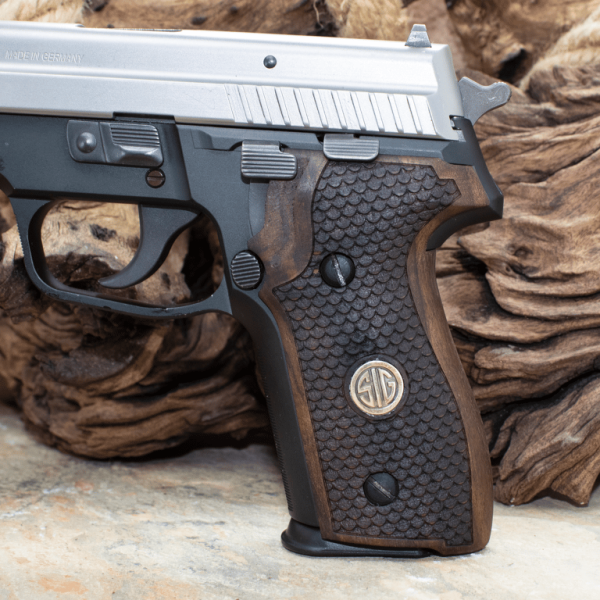 Sig Sauer P228 P229 Sarı Metal Arma Sig Balık Pulu Motif Ceviz Ahşap Silah Kabze