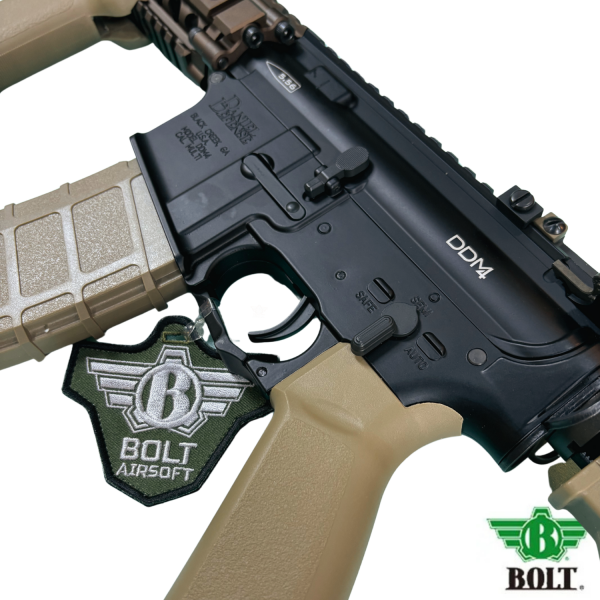 DANIEL DEFENSE DDM4 DAGGER 7'' BRSS EBB AEG - LITE-S VERSION / TAN EMG BOLT