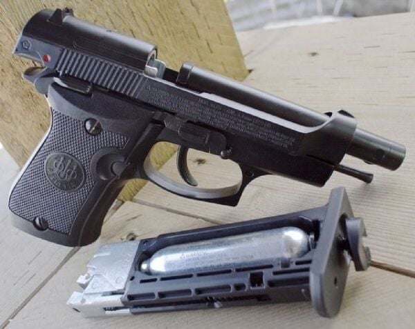 UMAREX Beretta M84 FS 4,5MM Havalı Tabanca - Siyah