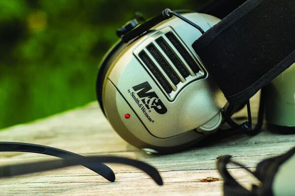 Smith & Wesson®  M&P Alpha Electronic Ear Muffs Atış Kulaklığı 110041