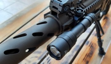 Tactical M300B Mini Scout 400 Lumen 20mm Raylı Tüfek Feneri- Siyah