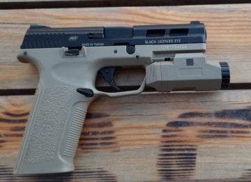 Tactical APL Tabanca Feneri - Çöl Rengi