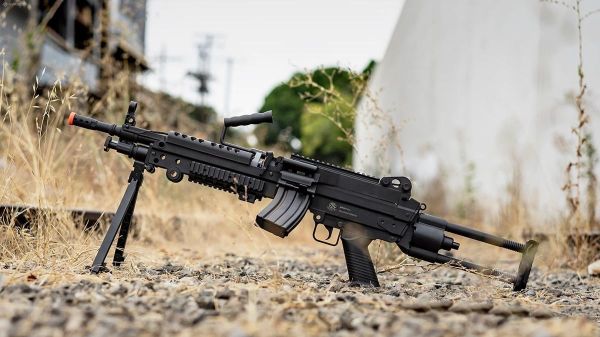 Cybergun A&K FN Licensed M249 MINIMI ''Featherweight'' Airsoft LMG Makineli Tüfek Siyah